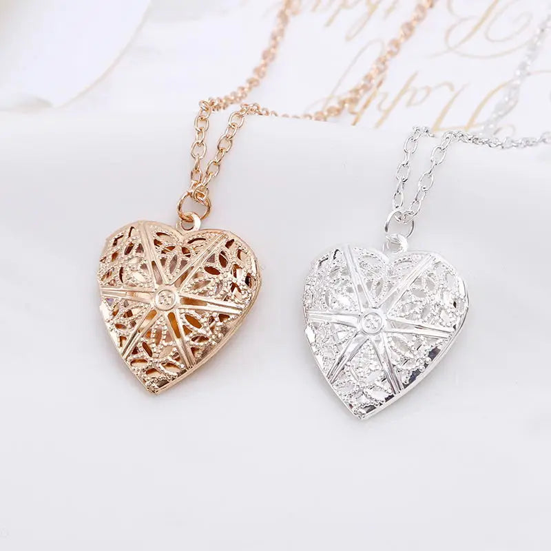 Sweet Peach Heart Love Chain Necklace for Woman Hollow Engraved Opening and Closing Heart Shaped Photo Box Pendant Collar-Dollar Bargains Online Shopping Australia