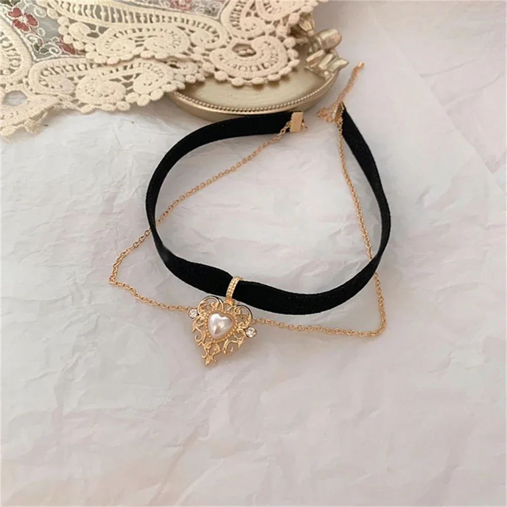 Vintage Baroque Heart Pearl Necklace Elegant Love Multilayer Choker For Women Clavicle Chain Party Wearing Jewelry Accessories