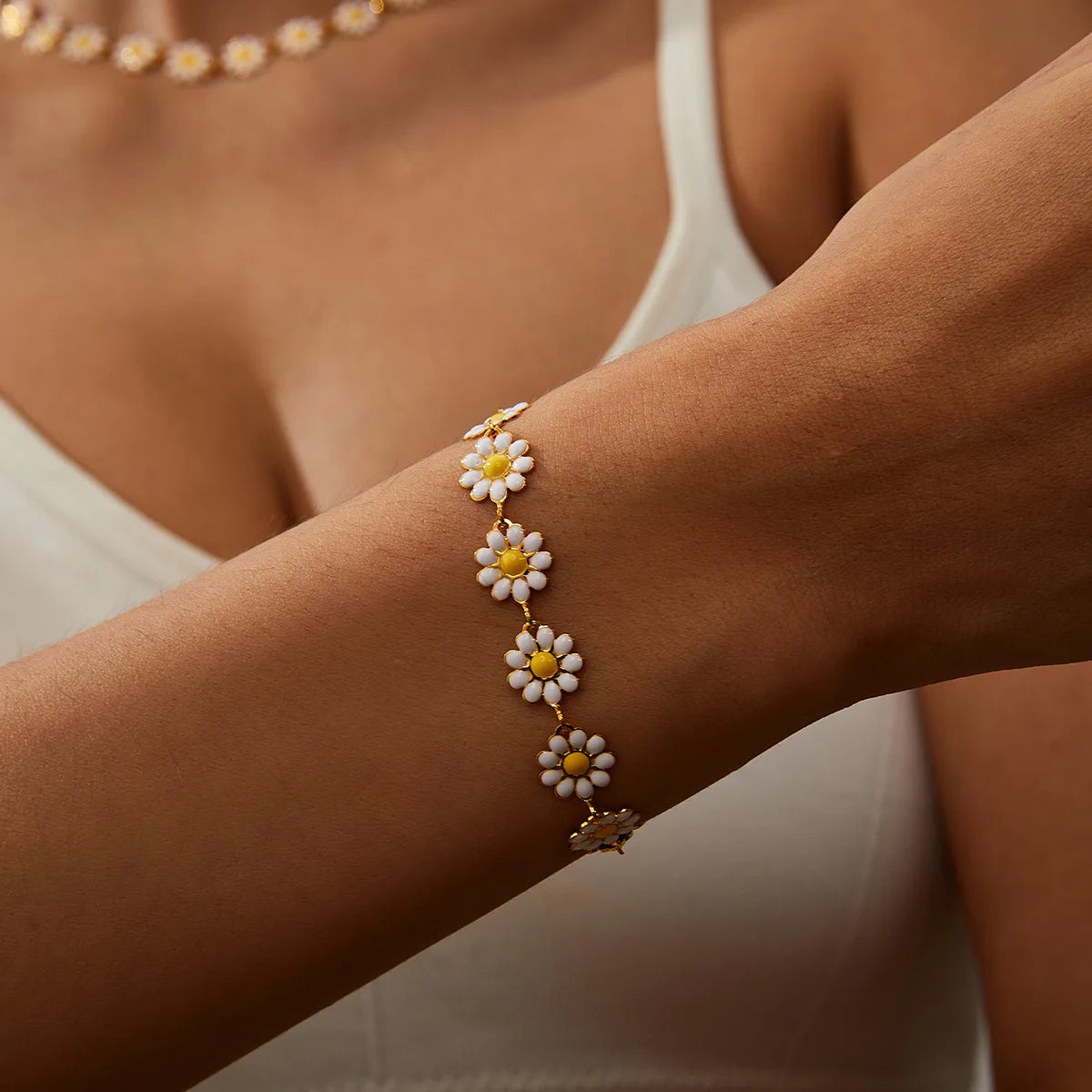 Multicolored Flower Daisy Pendant Necklace for Women Accessories Creative Flower Neck Chain Card Neck Chain Necklace-Dollar Bargains Online Shopping Australia