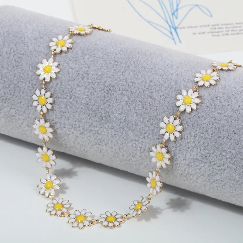 Flower Daisy Clavicle Chain Necklace for Women Girls Korean Style Sweet Short Choker Statement Wedding Bridal Jewelry Neck Chain-Dollar Bargains Online Shopping Australia