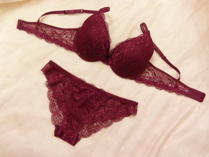 Top quailty the women's deep V sexy half-transparent lace bra brassiere set of underwear set