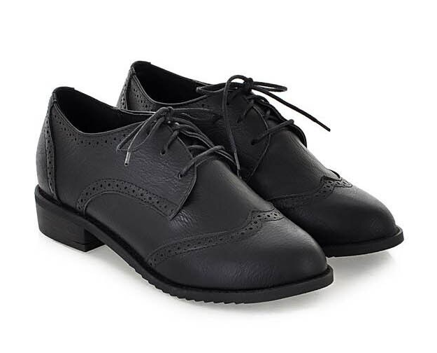 Fashion Vintage Leather Black And White Cutout Carved Lace Up Low Heel Oxford Brogue Flat Shoes For Women Plus Size Casual Shoe-Dollar Bargains Online Shopping Australia